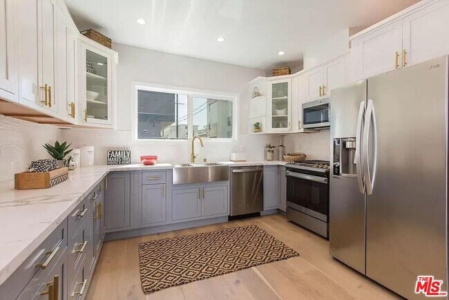 Photo - 2419 Walnut Ave