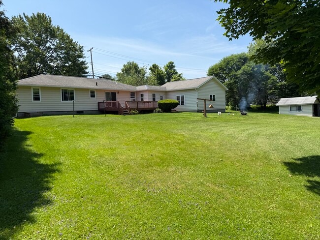 Photo - 72 Center Rd
