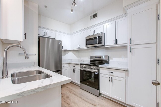 Photo - 1701 E Colter St Unit 218