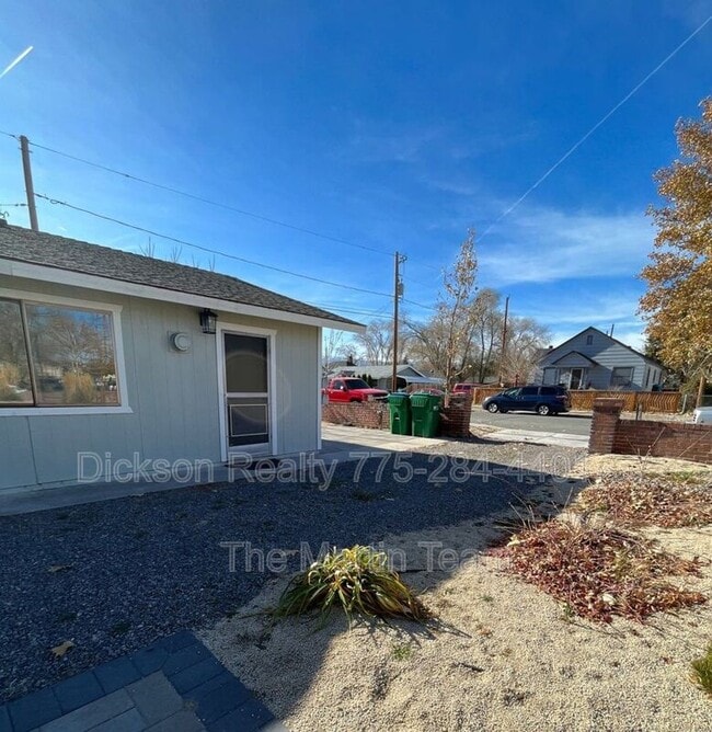 Building Photo - 1565 G St
