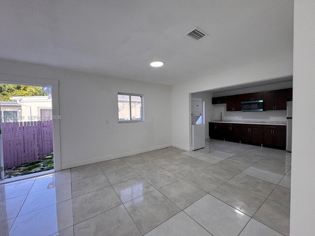 2803 SW 26th St Unit FRONT