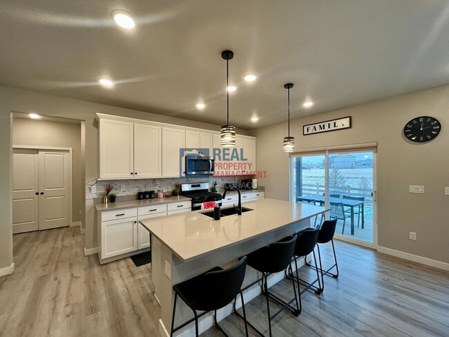 Photo - 385 Baler Ct