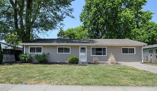4 bedroom 2 bathroom located in Champaign-... - 4 bedroom 2 bathroom located in Champaign-... House