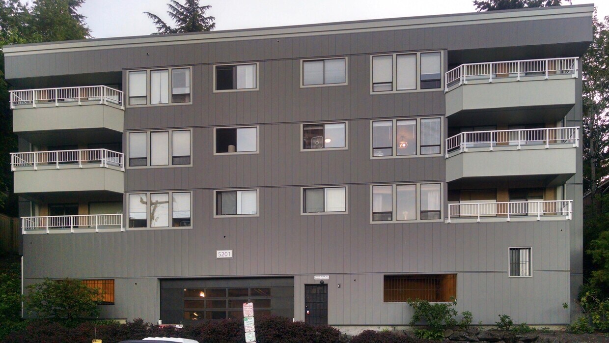 Photo - 5201 22nd Ave NE (Seattle, WA)