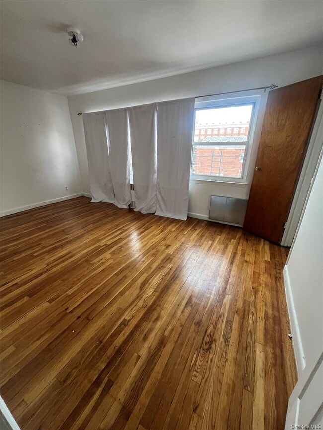 Photo - 85-39 75th St