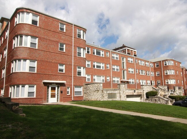 765 Westwood Drive Exterior - 765 Westwood Drive Apartments