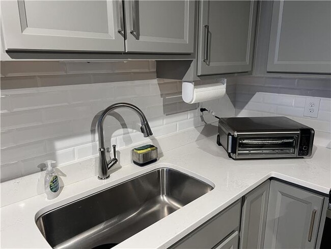 Photo - 618 Foxhill Dr