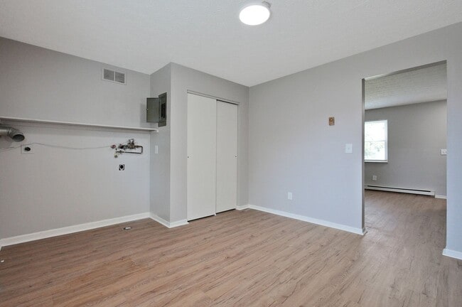 Photo - 2209 Clarendon Ln