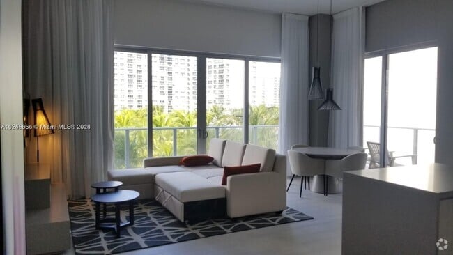 Building Photo - 4010 S Ocean Dr Rental