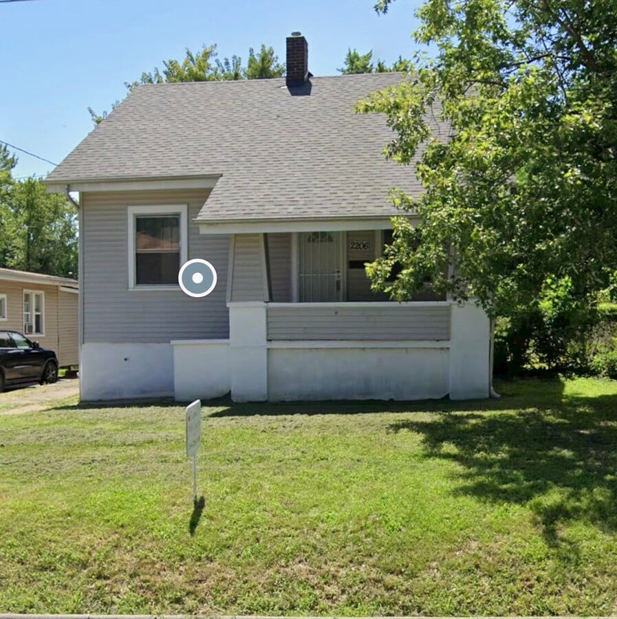 Photo - 2206 McLaran Ave