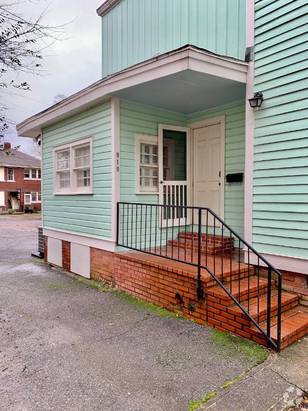 Building Photo - 923 Cumberland St Rental