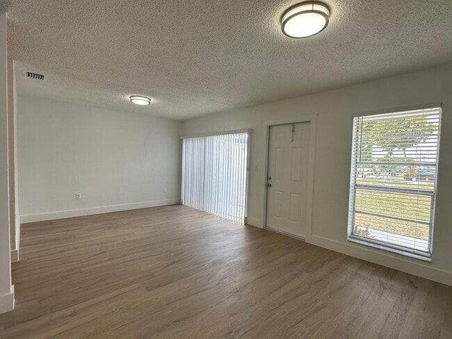 Photo - 6032 SW 25th St