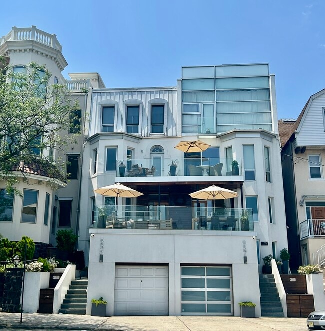 955 Boulevard E Unit 1