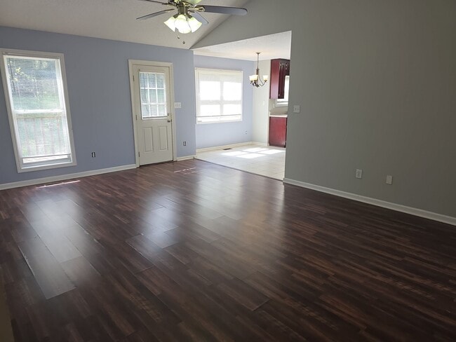 Photo - 131 Carnegie Loop