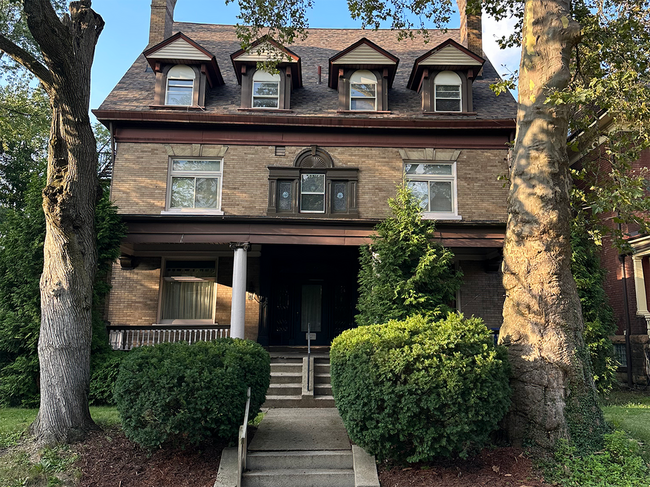 Building Photo - The Lorrie