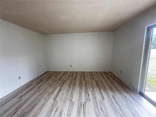 Photo - 593 Fairways Cir Unidad A