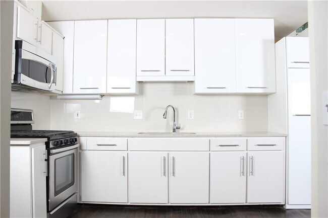 Photo - 1124 Center St NW