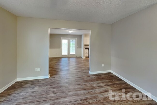 Photo - 3912 Farlow Rd