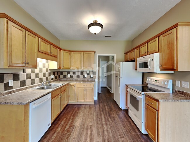 Photo - 711 Riata Ct