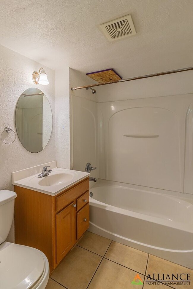 Photo - 1510 College Ave Unidad College Ave., 1510-B8