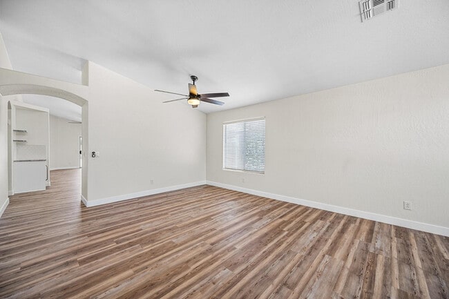 Photo - 17012 S 27th Pl