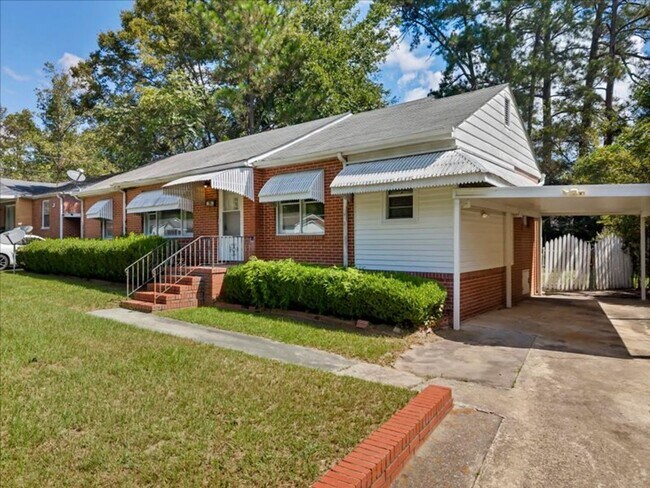 Photo - 1142 Lamont St