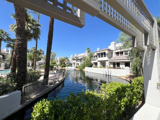 Photo - EXCLUSIVE 2 BEDROOM WATERFRONT CONDO IN GAINEY RANCH PAVILLIONS Unidad 130