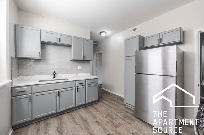 Building Photo - 4852 W Diversey Ave Unit 1F Rental