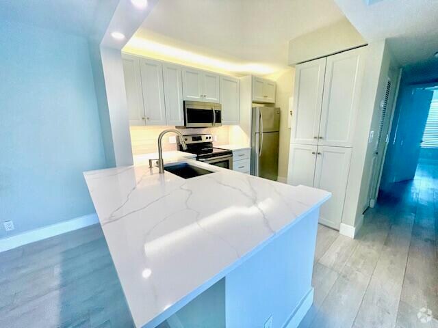 Building Photo - 1007 Green Pine Blvd Unit H1 Rental