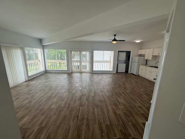Building Photo - April Villas Triplex Unit B