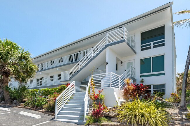 Photo - 1041 Hillsboro Mile Unidad 18