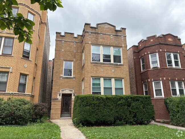 Building Photo - 1406 N Austin Blvd Unit 2 Rental