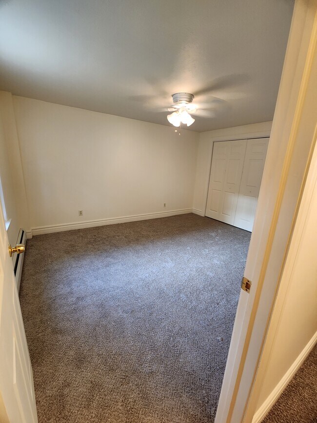 Photo - 35 Forest Pl Unit Upper