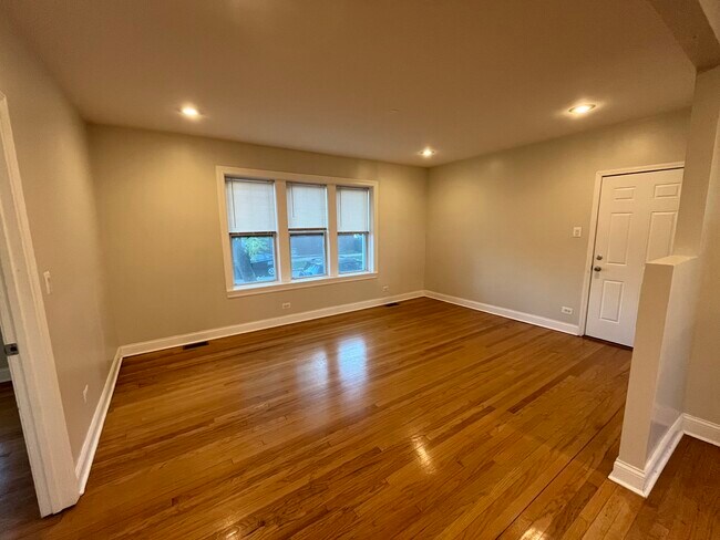 Photo - 3422 W Waveland Ave Unit 1E