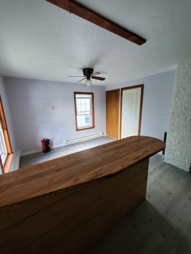 Breakfast bar - 3 Ludlow St Unit 5