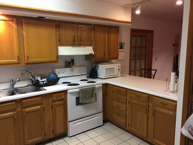 Photo - 113 Raylinsky Rd Unit C