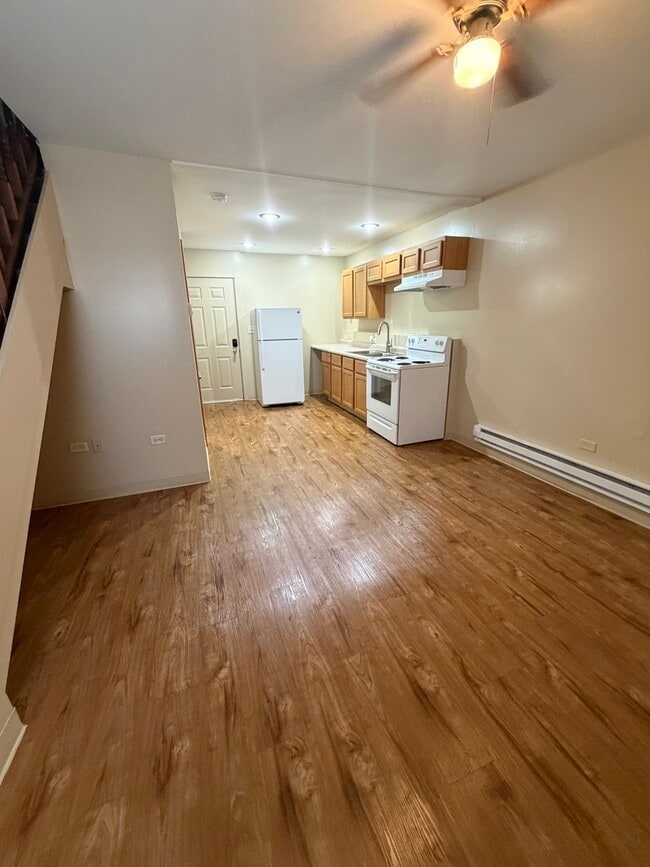 Photo - 690 W Judson St Unit 9