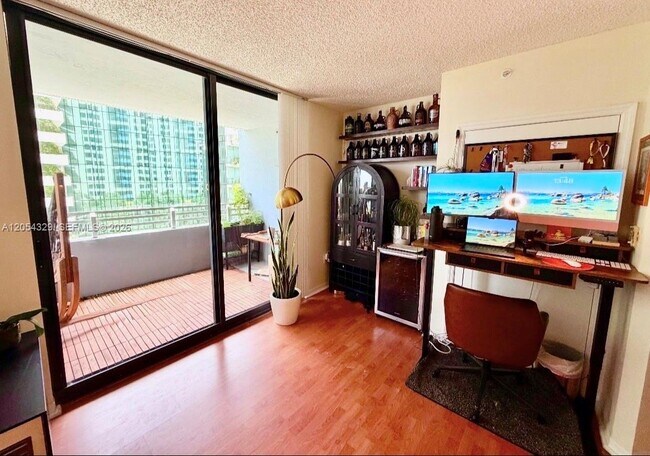 Photo - 1330 West Ave