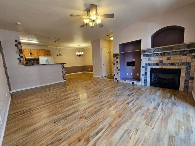 Photo - Spacious 2 Bedroom 2 Bath Condo - Close To Buckley AFB, DIA, DTC - Garage Unit 103