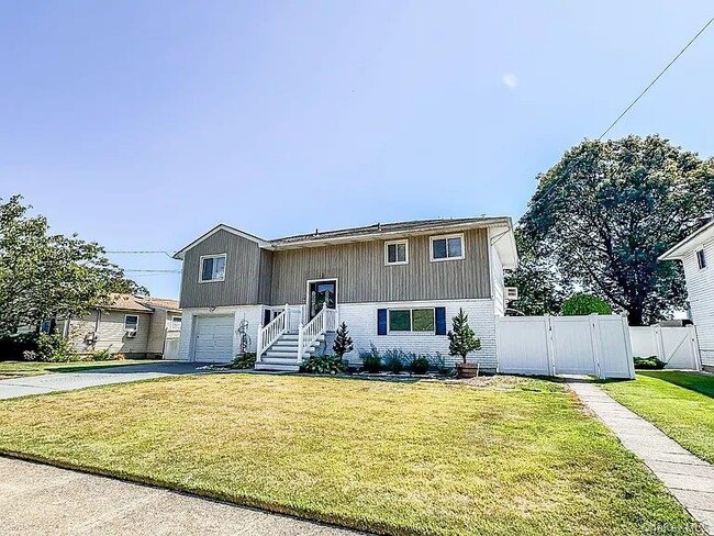 Building Photo - 11 Marshall St