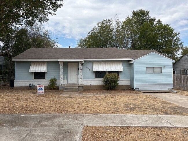 Building Photo - 905 Carlisle St Rental
