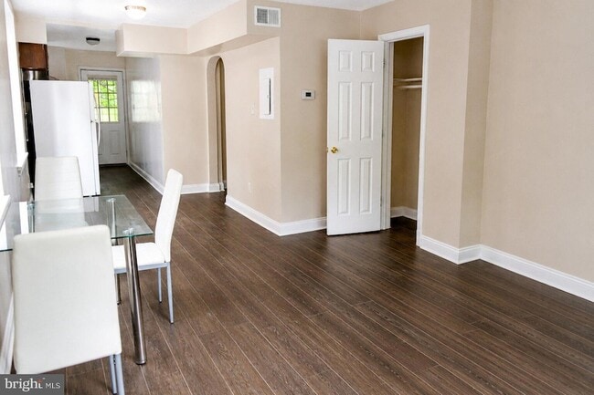 Photo - 63 Galveston Pl SW Unidad 1