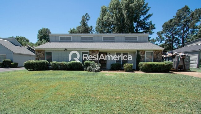 Building Photo - Newly Renovated 3/2 in a Quiet Neighborhood Rental
