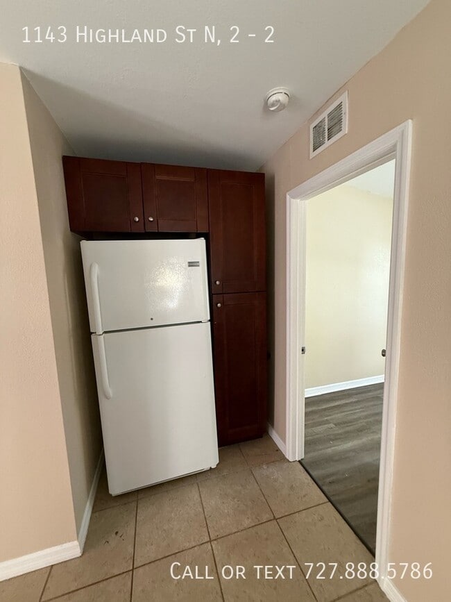 Photo - 1143 Highland St N Unit 2