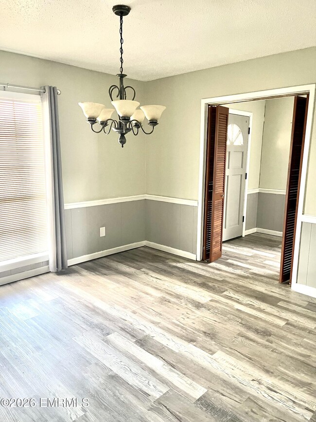 Photo - 5293 Hwy 19 N