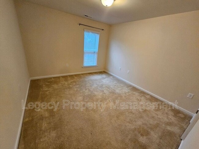 Photo - 1024 Saffron Lp