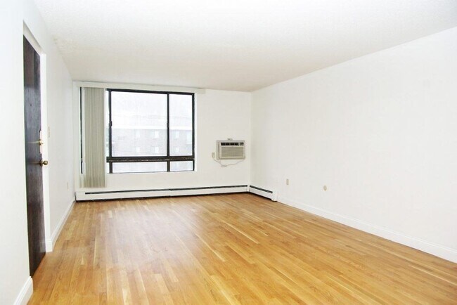 Photo - 109-111 Tremont St Unidad 516