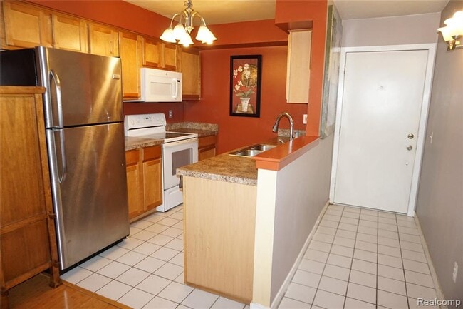 Photo - 27991 Rollcrest Rd Unit 1