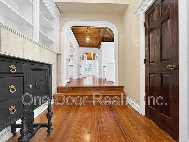 Photo - 109 Elizabeth Meriwether