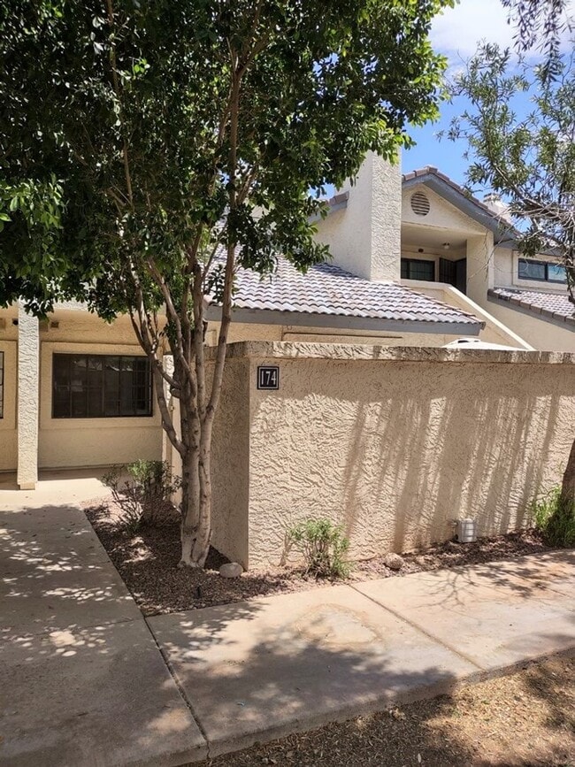 Building Photo - Springdale Condo